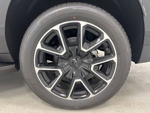 New 2026 Chevrolet Suburban RST w/ RST Capability Package AWD/4WD image 40