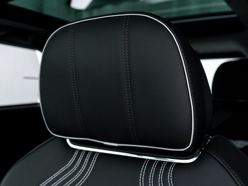 New 2025 Bentley Bentayga image 17