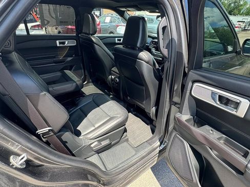 Used 2020 Ford Explorer Limited w/ Class III Trailer Tow Package AWD/4WD image 17