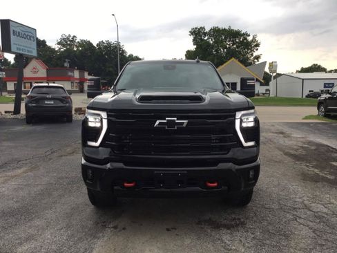 Used 2025 Chevrolet Silverado 2500 LT w/ Trail Boss Package AWD/4WD image 9