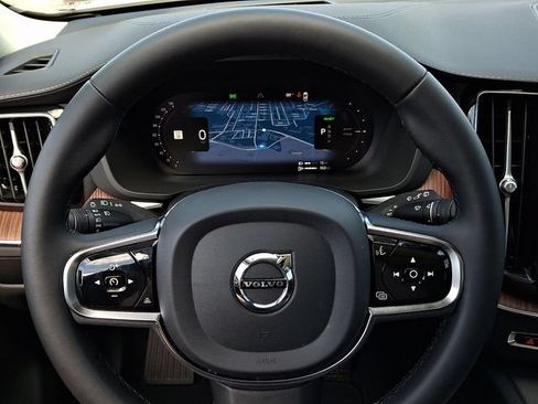 Used 2023 Volvo XC60 T8 Ultimate w/ Climate Package AWD/4WD image 21