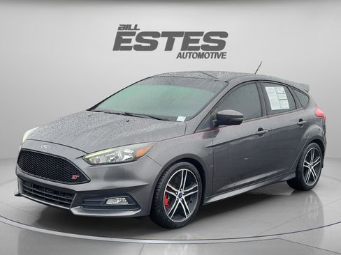 Used 2018 Ford Focus ST image 1