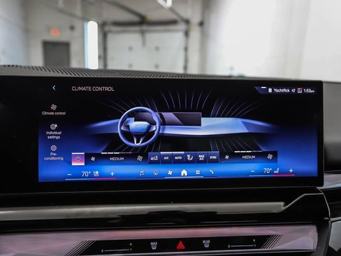 Used 2027 BMW 540i xDrive AWD/4WD image 18