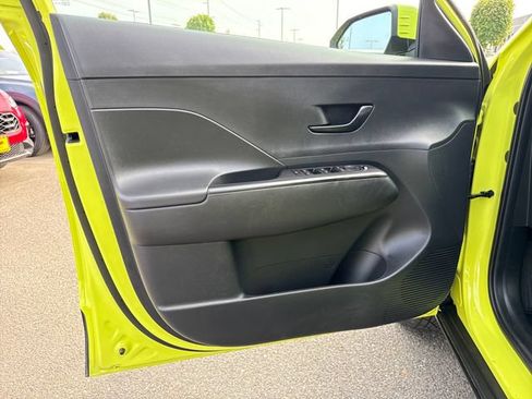 Used 2025 Hyundai Kona SEL AWD/4WD image 16