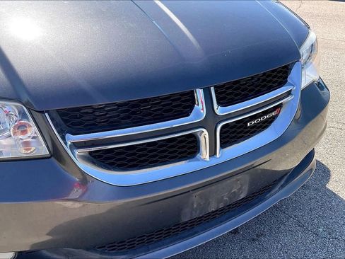 Used 2017 Dodge Grand Caravan SXT FWD image 29