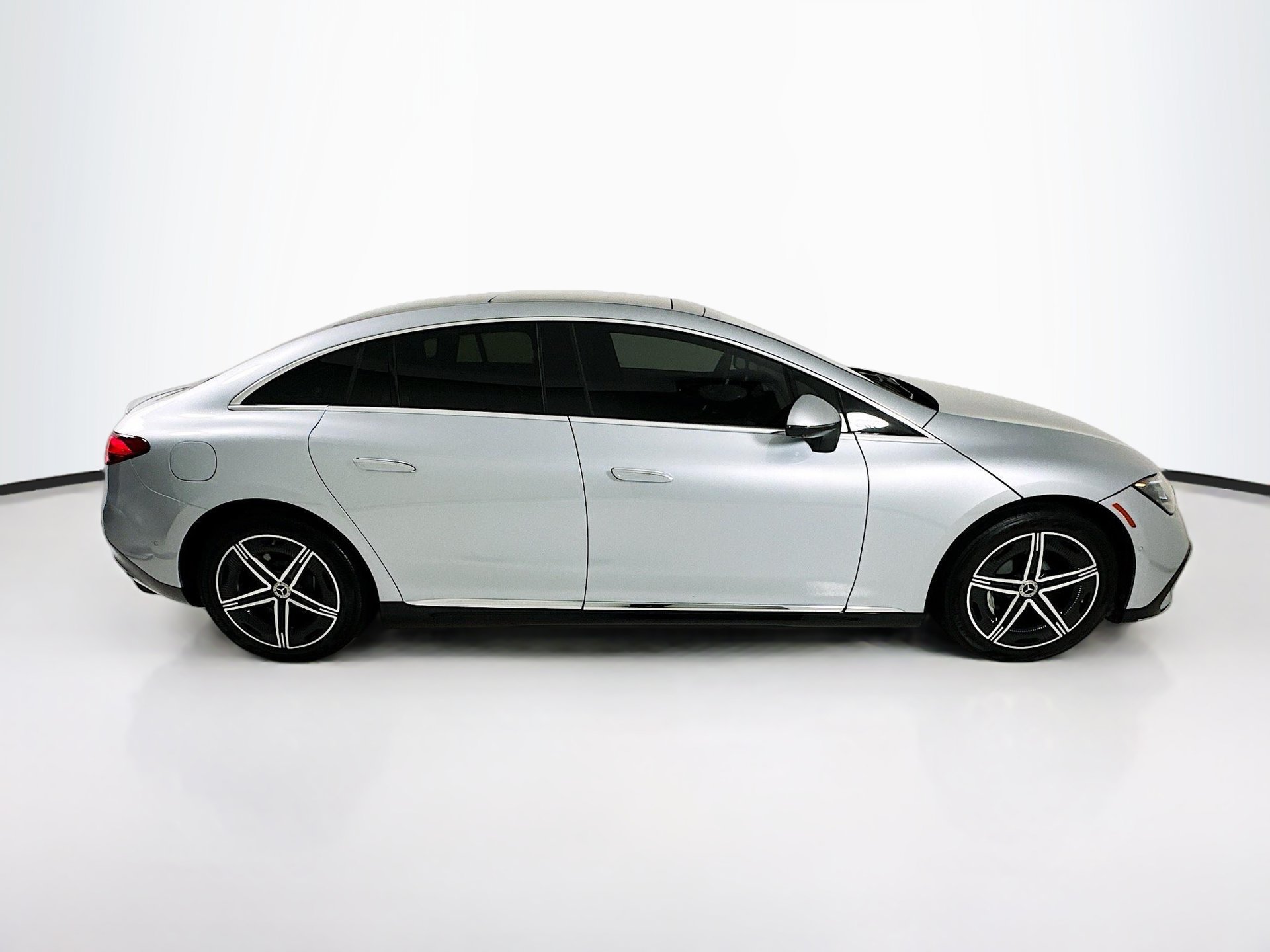 Certified 2023 Mercedes-Benz EQE 500 4MATIC Sedan image 9