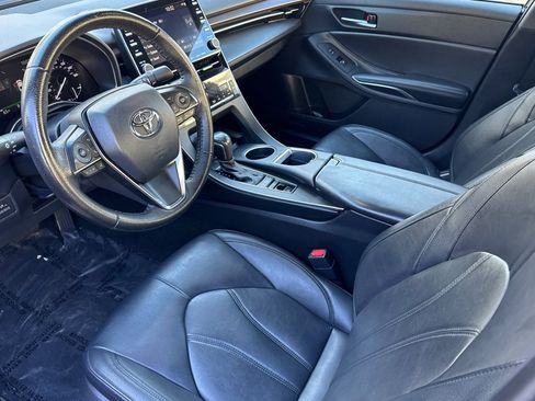 Used 2022 Toyota Avalon XLE image 4