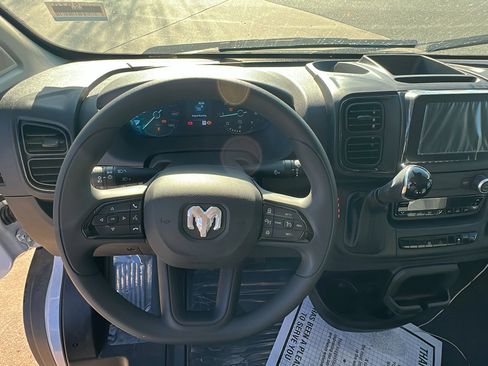 Used 2025 RAM ProMaster 2500 w/ Convenience Group image 27