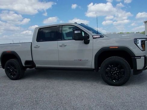 New 2026 GMC Sierra 2500 AT4 w/ AT4 Premium Plus Package image 9