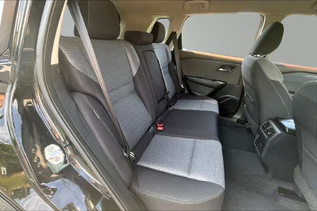 Used 2022 Nissan Rogue SV AWD/4WD image 25