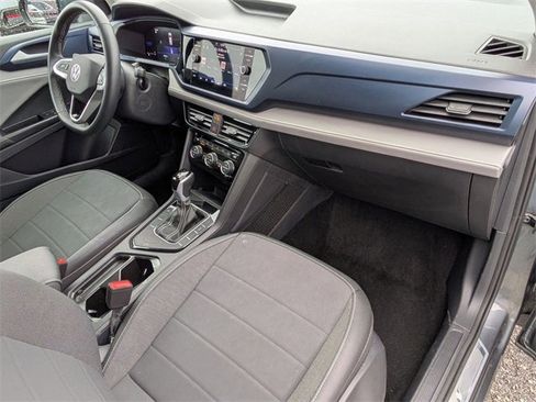 Used 2024 Volkswagen Taos SE image 30