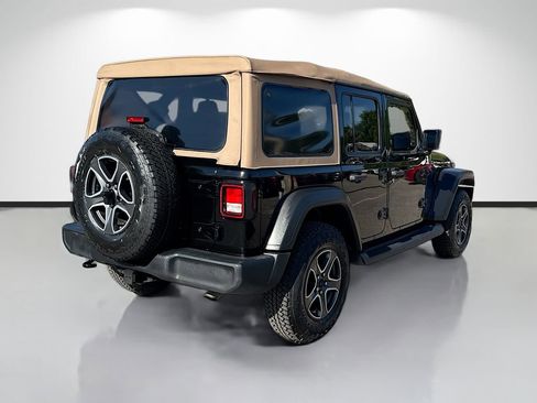 Used 2020 Jeep Wrangler Unlimited Sport AWD/4WD image 3