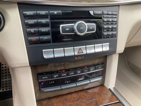 Used 2014 Mercedes-Benz E 350 4MATIC Wagon image 30