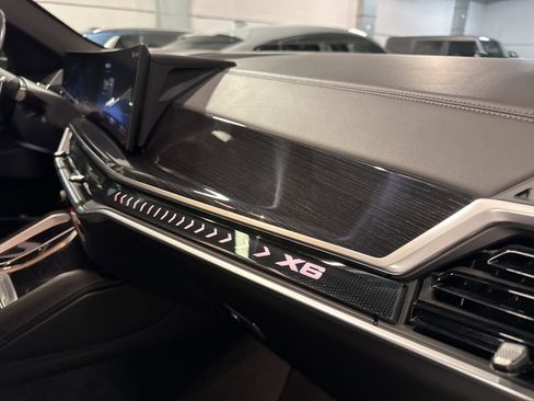 Used 2024 BMW X6 xDrive40i w/ Parking Assistance Package image 30