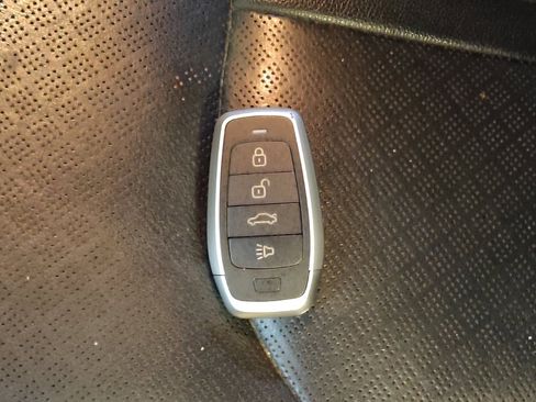 Used 2018 Kia Optima EX image 32