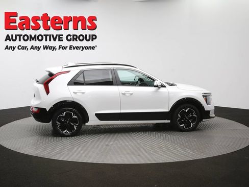 Used 2023 Kia Niro Wind FWD image 42
