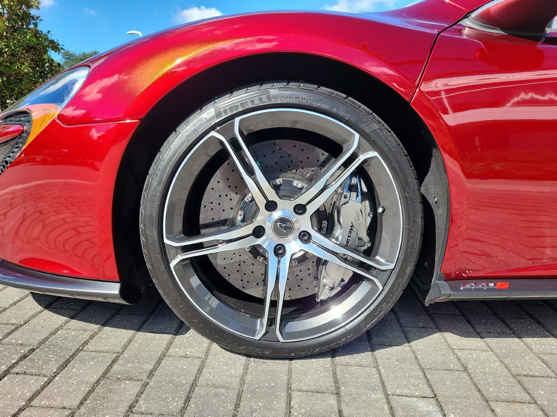 Used 2015 McLaren 650S Spider RWD image 8