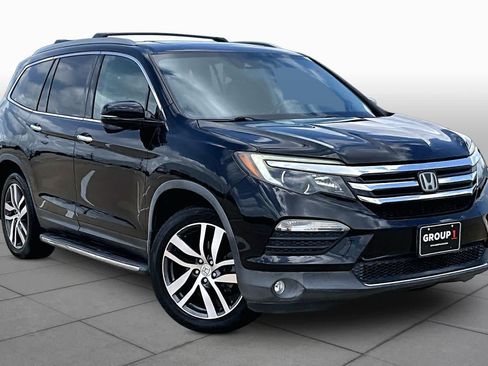 Used 2018 Honda Pilot Touring image 3