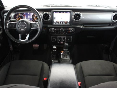 Used 2018 Jeep Wrangler Unlimited Sahara AWD/4WD image 30