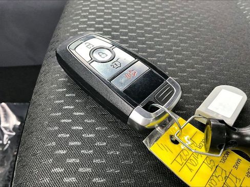 Certified 2025 Ford Escape ST-Line image 11