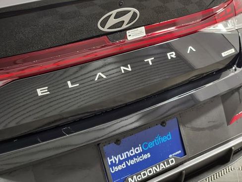 Certified 2025 Hyundai Elantra SEL FWD image 9