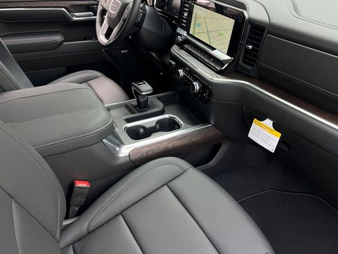 New 2026 GMC Sierra 1500 SLT AWD/4WD image 14