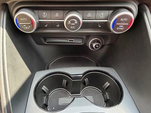 Used 2024 Alfa Romeo Giulia Veloce RWD image 26