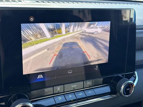 Used 2023 Chevrolet Colorado W/T image 13