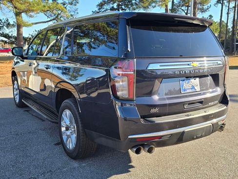 Used 2023 Chevrolet Suburban Premier image 3