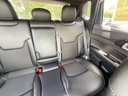 Used 2025 Jeep Compass Trailhawk AWD/4WD image 31