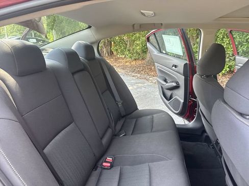 Used 2020 Nissan Altima 2.5 SV FWD image 11