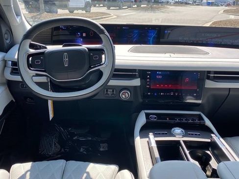 New 2026 Lincoln Navigator L Black Label AWD/4WD image 6