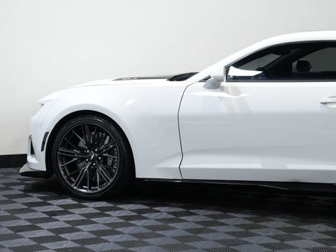 Used 2017 Chevrolet Camaro ZL1 RWD image 20