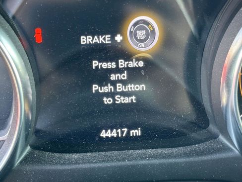 Used 2022 Jeep Wrangler Unlimited Sahara image 14