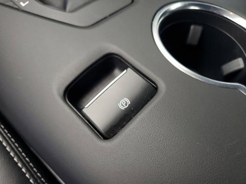 Used 2025 Ford Mustang Premium image 21