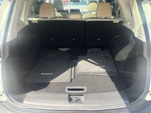 Used 2021 Nissan Rogue SL w/ Premium Package image 24