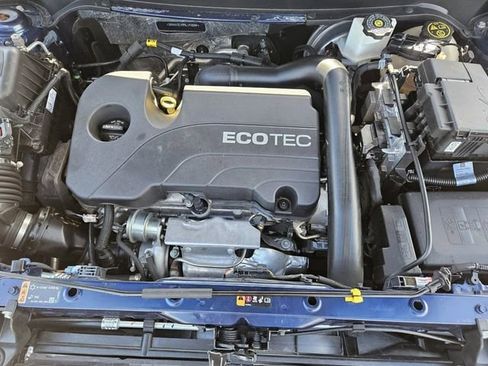 Used 2022 Chevrolet Equinox LT w/ Driver Convenience Package image 31