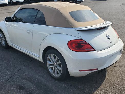 Used 2013 Volkswagen Beetle TDI image 8