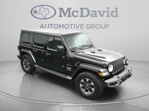 Used 2018 Jeep Wrangler Unlimited Sahara AWD/4WD image 32