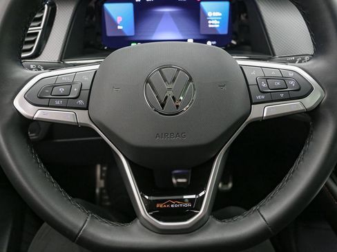 Used 2025 Volkswagen Atlas Peak Edition SE AWD/4WD image 39