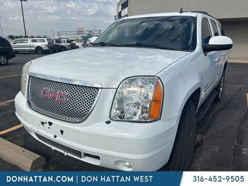 Used 2012 GMC Yukon SLT w/ SLT-2 Equipment Package AWD/4WD image 2