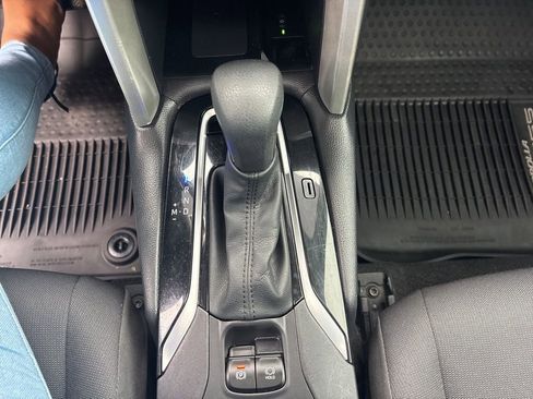 Used 2023 Toyota Corolla Cross LE w/ Moonroof Package image 29