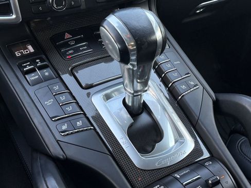 Used 2016 Porsche Cayenne GTS AWD/4WD image 32