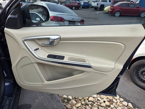 Used 2012 Volvo S60 T5 w/ Multimedia Pkg image 31