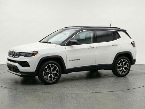 Used 2025 Jeep Compass Limited image 3