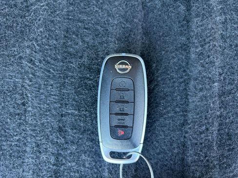 Used 2025 Nissan Rogue SV AWD/4WD image 27
