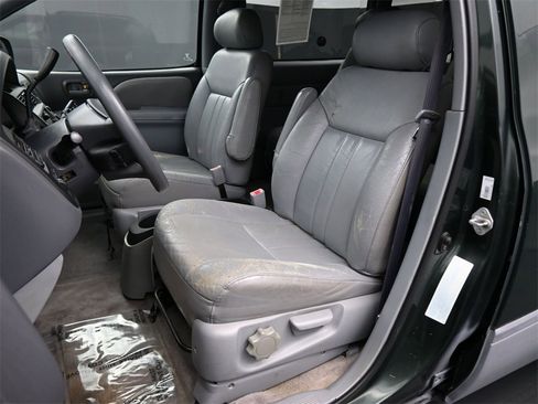 Used 2000 Toyota Sienna LE image 8