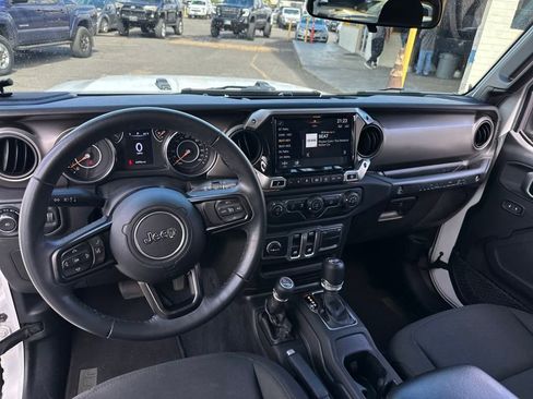 Used 2019 Jeep Wrangler Sport S image 14