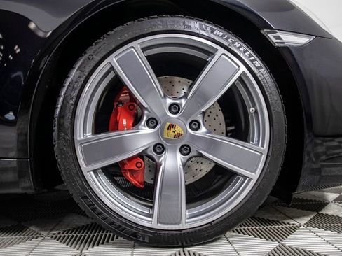 Used 2018 Porsche 911 Carrera S image 24
