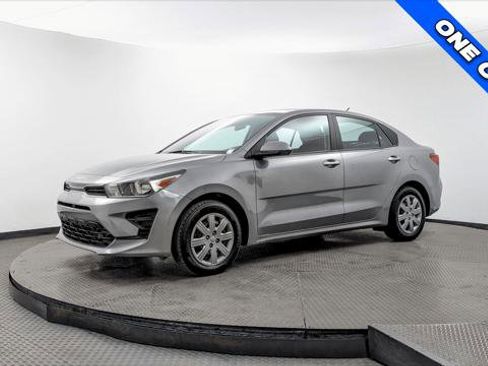 Used 2023 Kia Rio S image 2